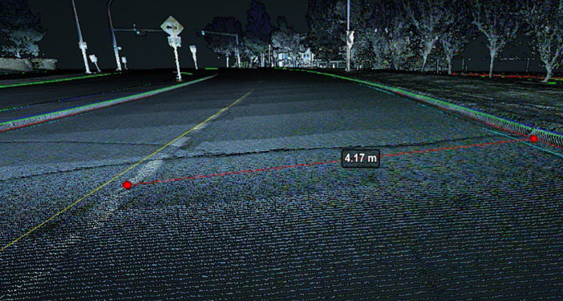 Leica Geosystems | Screenshot of 3D point cloud scanned with Leica Pegasus TRK and street distance measurement.